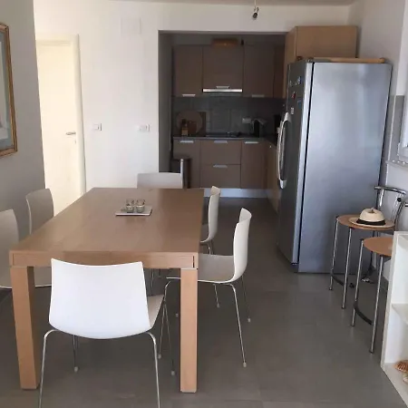 In 43528 アパート *