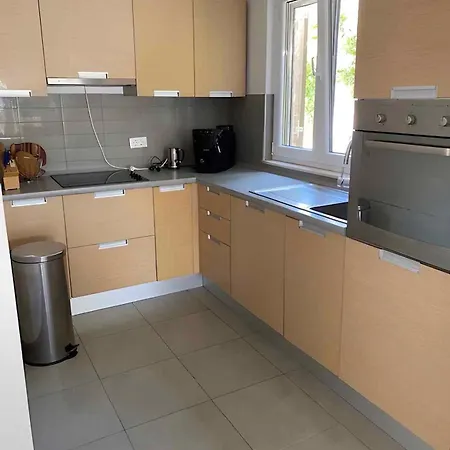 In 43528 Apartment *